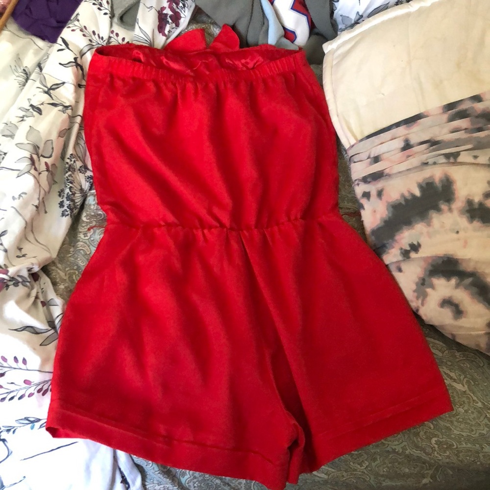 EXPRESS RED RUFFLED ROMPER - Picture 3 of 5